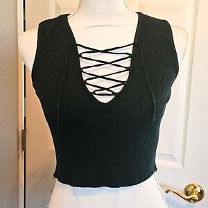 Forever 21 Dark green knit crop vest with crisscross  front - size Large
